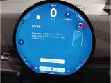 MINIのメーターパネルは円をコンセプトにデザインされております。おしゃれで愛嬌のあるMINI独自のデザインに惹かれる方は数多くいらっしゃいます。