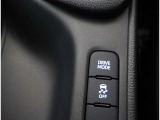 VSC(Vehicle Stability Control)付です。 横滑りを防止する装置です。 万が一の時に作動する、安全のための装置です。