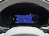 Google アシスタントを呼べば、友人や家族、会社の同僚への連絡や、車内環境の調整も思いのまま。ルート案内やエンターテイメント機能を利用する際も、ステアリングから手を離す必要はありません。