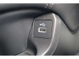 【充電ポート】USB充電ポートを備え、利便性も◯です!
