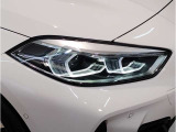 BMWのオートライトは積極的にライトをつけることにより、自車の存在を周囲に向けアピールいたします。それは安全性への配慮でもあります。