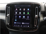 Google搭載のボルボなら、車内にいながら多彩なデジタルライフをお楽しみいただけます。Google Playから必要なアプリをダウンロードして、有意義な移動時間を楽しみましょう。