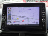 【ナビ】メモリーナビ(MM319D-L)付きです。目的地を設定すれば初めての場所でも簡単に行くことができます。もちろん音楽だって聴けちゃいます♪
