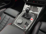 弊社お客様より頂いた下取車やデモカーが在庫の殆どを占めています。車の経歴や整備記録が分かり、ご安心してお車をお選び頂ける正規ディーラーならではのラインナップでございます。