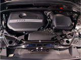 BMWのエンジンは世界的にも認められている高性能エンジンです。レスポンスがよく高回転型の心地よい吹きあがりなど駆け抜ける歓びのキーになる部分でございます。