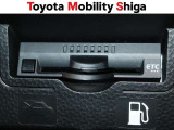 コンソ-ル内にスッキリ収まったビルトインタイプのETC車載器を装備しております。高速道路利用時に便利なアイテムです。