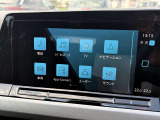 「ディスカバープロ」。高い操作性に加え、ワイヤレスApp-Connectに対応でスマートフォン連携もスムーズ。ナビや各種車両設定機能を快適に操作できます。