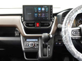 デイスプレイオーディオを装備。スマホとクルマをつなぐことで、いろんなサービスが楽しめます。(AppleCarplay/AndroidAuto 対応)