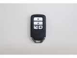 スマートキーはカバンの中やポケットに携帯するだけでドアロックの開閉・エンジンスタートが可能です!