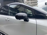 ウィンカードアミラー☆ライトの点滅で対向車、歩行者などに曲がることを知らせることができるので安心・安全につながりますね♪