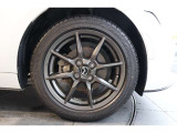 純正のアルミホイールが足元を飾ります!タイヤサイズは195/50R16を装備しております!!