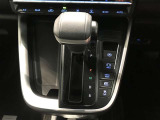 EVドライブモードで、エンジン音や排気ガスを気にすることなく走れます。早朝・深夜や屋内の駐車場などで重宝しますよ♪
