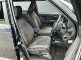 フロントシートです!!セパレートシートなのでお尻をしっかりホールド!!スポーティな運転にも最適です!!