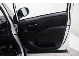運転席ドア。除菌、消臭済です。