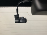 後方にもドライブレコーダーのカメラが付いています。前後両方でお車の周りを監視・記録いたします。