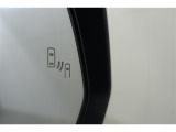 ★ブラインドスポットモニター付きです、隣の車線を走る車両をレーダーで検知、ドアミラーでは確認しにくい後側方エリアの車両をお知らせいたします。