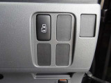 電動スライドドアの車内スイッチ部です。運転席から後部左スライドドアの操作が楽に可能です。