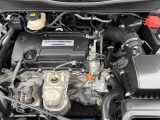 チェーン駆動の、4気筒DOHCエンジンです。
