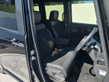 視界が広く、運転しやすいドライバーズシートです。