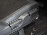 ◆シートハイトアジャスター◆運転席を上下に高さ調節ができます!運転ポジションを体格に合わせてシート調整できます。