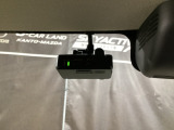 【別途SDカードの購入が必要です。また社外品は保証対象外となります。】運転中の映像・音声などを記録して、交通事故やトラブルが起きた時の正確な状況把握に役立つドライブレコーダーが装着済。