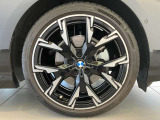 アウトバーンでの走行を見据えたBMWのブレーキシステムはもしもの時にもいち早くマシンを停止してくれます。