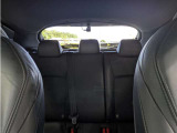 「中古車ハイブリッド保証」付き。ハイブリッド機構を無償で保証します。保証期間は、初度登録年月から10年目まで、またはロングラン保証が終わってから3年間。ただし累計走行距離が20万km以内です。