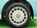 おしゃれは足元から♪純正14インチフルホイールキャップ。フロントベチレートディスクブレーキ。