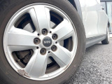 ●純正15インチアルミホイール:輸入車ならではの卓越した走りを支えるホイールと足回りです!日本車の走りに慣れている方にもぜひ体感して頂きたいほど、高いレベルでまとまっています!
