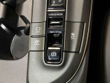 電動パーキングブレーキ&ブレーキホールド☆HOLDスイッチを押しシステムONの状態にしておくことで渋滞や信号待ちなどでブレーキを踏んで停止した時保持してくれる。