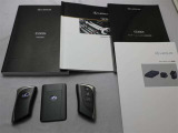 取説・メンテナンスノート・スマートキー・カードキーの4点セットです。