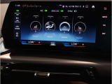 ドライバー中心に設計されたBMWのコクピットはナビゲーションシステムもドライバーーが見やすい角度に調整されております。