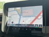目的地までのルートをスムーズに案内してくれるので、長距離ドライブも安心です。視覚的に分かりやすい表示で、運転中でも安全に操作できます。