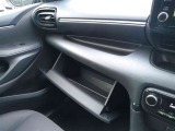 車検証などの保管に便利な小物入れがついています