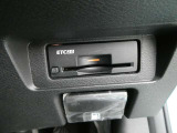 ここにETCが付いております。高速道路の料金所もスイスイ♪ ETCカードの申し込みは日産カードがおすすめ☆「安心」「おトク」「便利」で皆さまのカーライフをサポートする特典満載のカードです。