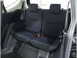 サードシートは便利な5:5分割可倒式シートです。収納と乗車人数のバランスに優れています♪荷物の大きさに応じたラゲージスペースをフレキシブルに作り出せるので、シーンに応じた使い方ができます♪