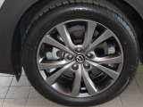 純正215/50R18インチアルミホイール付きで見た目もグッドデザイン!