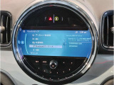 【Bluethooth接続可能】お手持ちの端末をiDriveと接続可能で御座います。お気に入りのミュージックを流しながらのドライブや、運転中の着信時などに接続していると非常に便利で御座います。