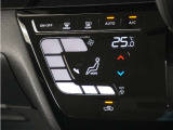電子制御パーキングブレーキ搭載で指一本で簡単に操作することができます。さらに停車中に、ブレーキペダルを踏み続けなくても、自動的にブレーキを保持する機能である、オートマチックブレーキホールド付きです。