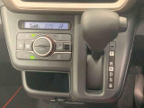 納車前には12ヶ月点検相当の点検と消耗品の交換をダイハツの整備士がしっかり整備してお渡しします。また、納車後には無料の1ヶ月点検がございます。