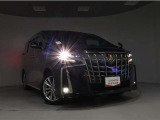 高輝度で点灯速度が速いLEDヘッドライト装備!LEDの明るい光が走行中の視界の確保をサポートして、夜のドライブがより楽しく安全に運転できます♪