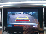 バックガイドモニターで、後方を確認しながら安心して駐車することができます。運転初心者も熟練者も必須の機能ですよ!