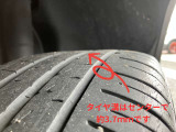 タイヤ溝はセンターで3.7mmです(新品約8mm)