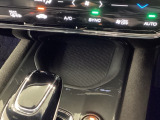 ドライブのサポート、車内の収納スペースも充実してます♪