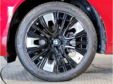 【BMWアロイホイル】軽量かつ強度に拘ったアロイホイル。走行性能ポテンシャルを引き出す設計。車の足元を引き締めてくれる大きなポイントはアロイホイルです。