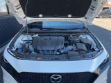 「20S」グレードは、2.0Lの直列4気筒ガソリンエンジン「SKYACTIV-G 2.0」を搭載しています。レギュラーガソリン仕様で、マイルドハイブリッドシステムとの組み合わせにより低燃費と実用的なパワーを両立しています。