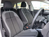 認定中古車保証1年間距離無制限の保証とロードアシスタンスサービスが全車に付帯されています。また、1年間または2年間の延長保証(有償)もご利用いただけます。
