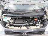 ◆エンジンルーム◆車の心臓部分。エンジンルームが汚いとトラブルの基になりますので、当店は専用の液剤を使って徹底的に綺麗にします。