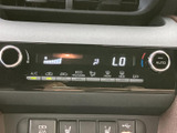鮮明な地図表示で、夜間走行時でも安心して運転できます。スムーズな操作で、目的地までのルートを案内してくれます。