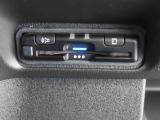 『ETC』 料金所で停止することなく料金支払いが可能な『ETC』。ノンストップでスマートにお支払い可能なロングドライブの心強い味方です。